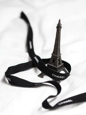 Chanel Paris Figurine Wallpaper