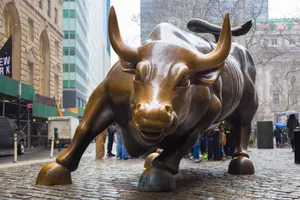 Charging Bull In Manhattan New York 4k Wallpaper