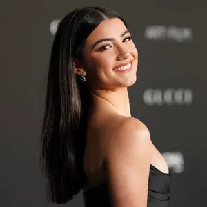 Charli And Addison In 10th Lacma Art Wallpaper