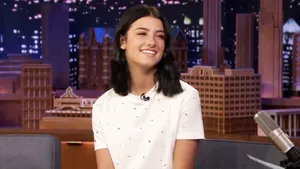 Charli D'amelio's Stunning Dance Pose Wallpaper