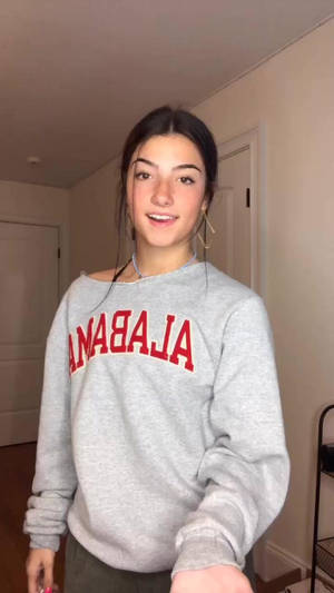 Charli Damelio Alabama Sweatshirt Wallpaper