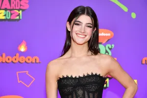 Charli Damelio Kid's Choice Awards Wallpaper