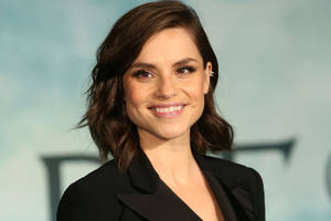 Charlotte Riley Natural Make-up Wallpaper