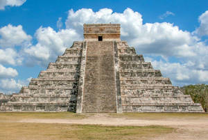 Chichen Itza Aging Structure Wallpaper
