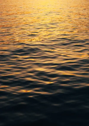 Chill Iphone Deep Water Wallpaper