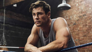 Chris Hemsworth In The Gym Wallpaper