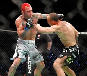Chris Leben Punching Wanderlei Silva Wallpaper