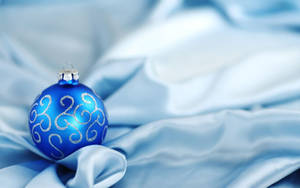 Christmas Ball Widescreen Wallpaper