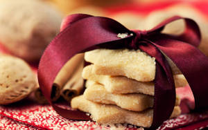Christmas Cookie With Ribbon Wallpaper