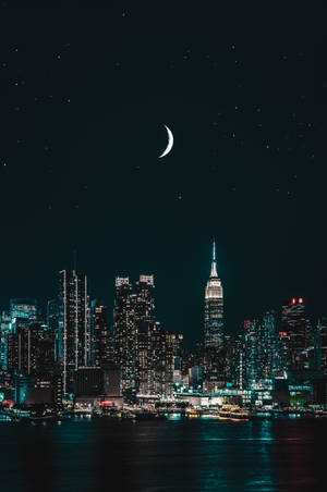 City At Night Scenery For Iphone Screens Wallpaper