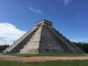 Clear Sky Chichen Itza Wallpaper