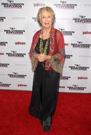 Cloris Leachman Inglorious Basterds Movie Premiere Wallpaper