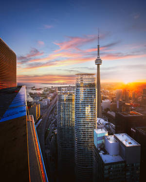 Cn Tower With Toronto Sunset Wallpaper