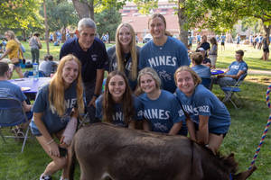 Colorado School Of Mines Group Photo Wallpaper