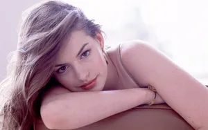 Comfy Anne Hathaway Wallpaper