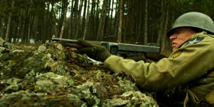 Company Of Heroes Soldier Gun Wallpaper