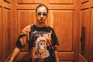 Cool Girl Street Style Wallpaper