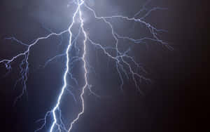 Cool Lightning In Dark Sky Wallpaper