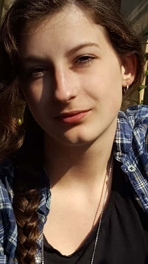 Country Side Young Teenage Girl Wallpaper