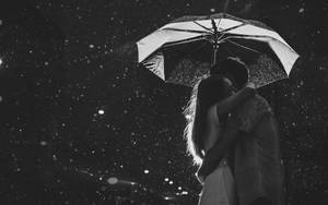 Couple Hugging Most Beautiful Rain Wallpaper
