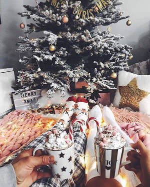 Cozy Christmas Aesthetic Couple Wallpaper
