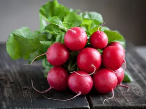 Creative Photography Crimson Radish Bundle Wallpaper