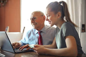 Customer Worker Talking Wallpaper