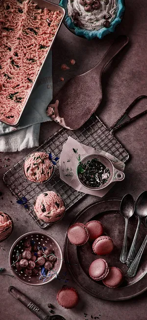 Cute Food Iphone On A Table Wallpaper
