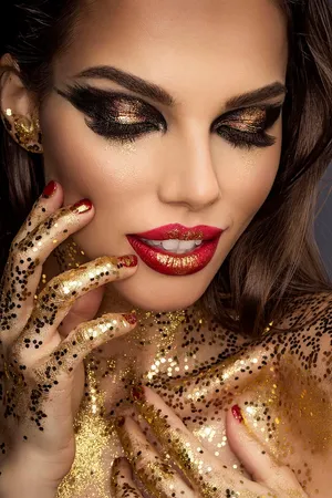 Cute Girl With Gold Eyelash Wallpaper