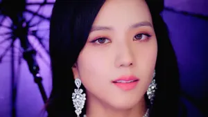 Cute Jisoo Purple Umbrella Wallpaper