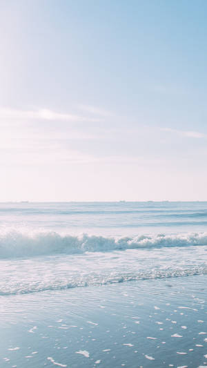 Cute Pastel Blue Aesthetic Sea With Waves Wallpaper