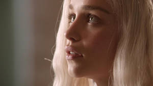 Daenerys Targaryen Face Close-up Wallpaper