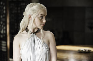 Daenerys Targaryen White Halter Neck Wallpaper