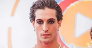 Damiano David On Hot Eyeliner Wallpaper