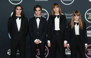 Damiano David With The Band Wallpaper