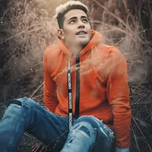 Danish Zehen Aesthetic Outdoor Shot Wallpaper