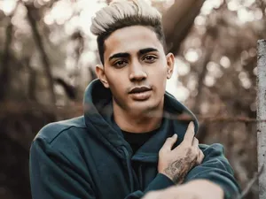 Danish Zehen Model Vibe Wallpaper