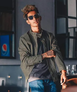 Danish Zehen With Cool Sunglasses Wallpaper