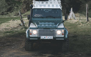 Dark Gray 4x4 Land Rover Wallpaper