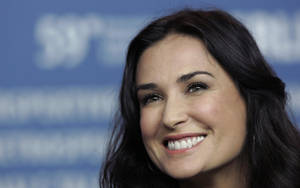 Demi Moore Charming Close Up Smile Wallpaper
