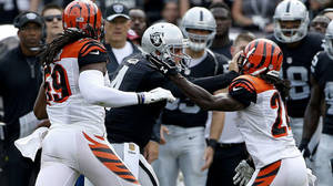 Derek Carr Blocking Another Player Wallpaper