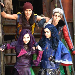 Descendants 3 Actors Wallpaper