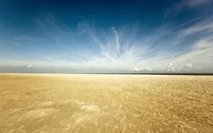 Desert Under Cirrus Cloud Wallpaper