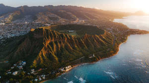 Diamond Head In Oahu Wallpaper