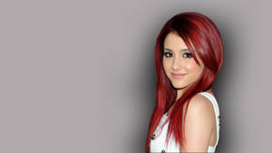 Download Ariana Grande Wallpaper