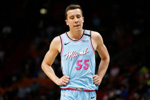 Duncan Robinson With Tired Looks Wallpaper