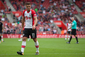 Dusan Tadic Playing For Southampton Fc Wallpaper