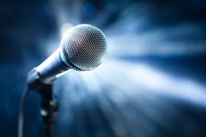 Dynamic Microphone Blocking A Stage Light Wallpaper