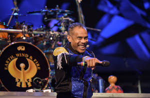 Earth, Wind And Fire Maurice Smiling Wallpaper