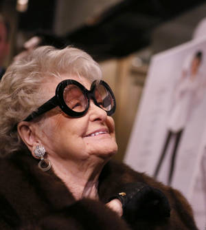 Elaine Stritch Smiling In Sunglasses Wallpaper